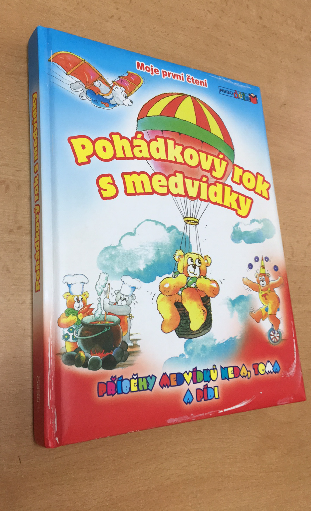 POHÁDKOVÝ ROK S MEDVÍDKY