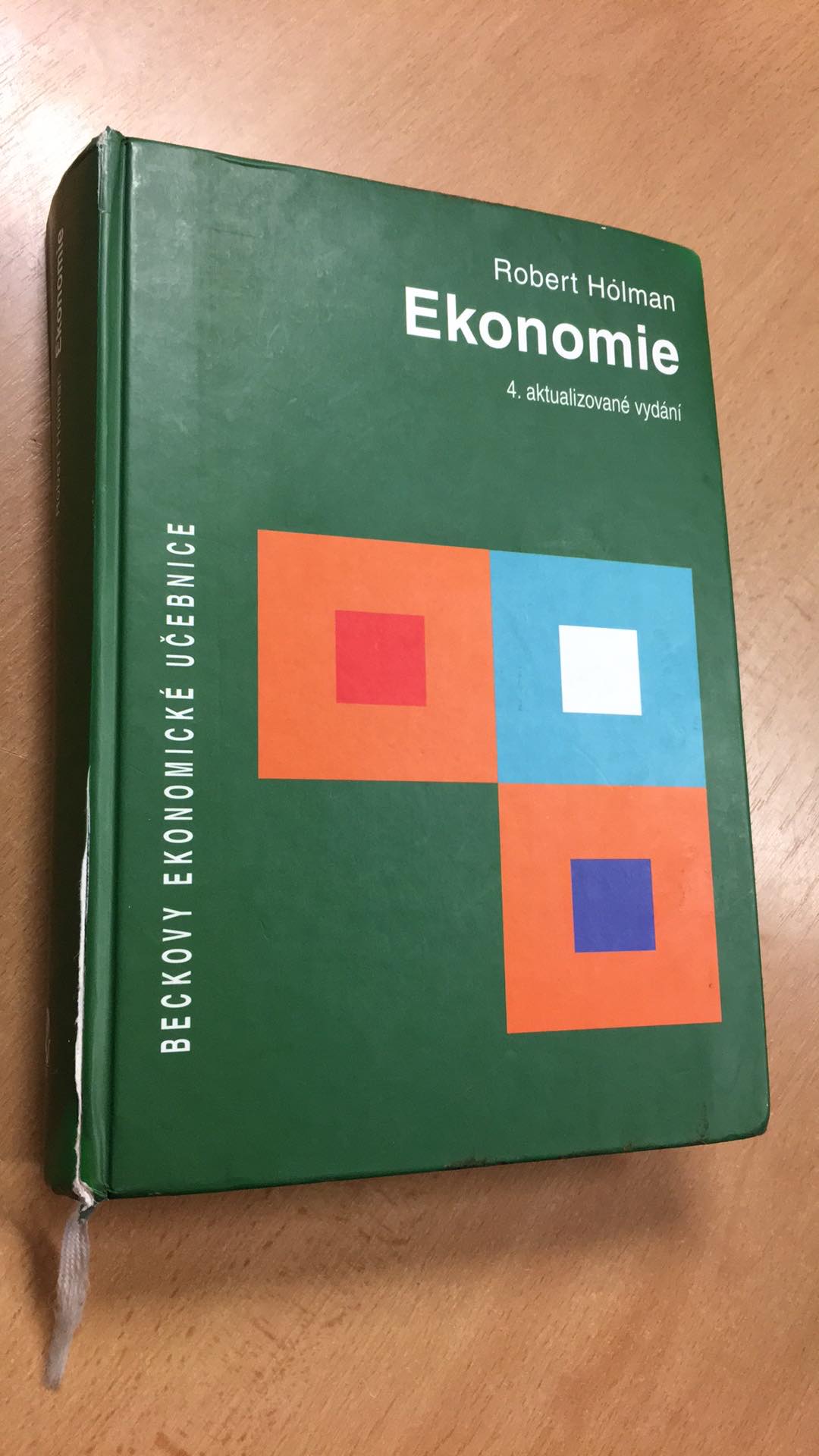 ROBERT HOLMAN - EKONOMIE