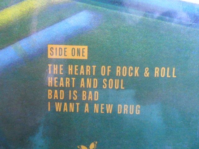 HUEY LEWIS and THE NEWS / 5 HIT SONGS - SPORTS