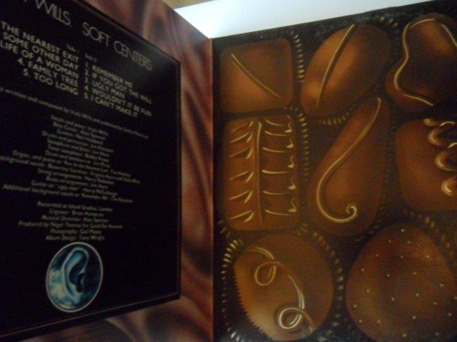 VIOLA WILLS - SOFT CENTERS