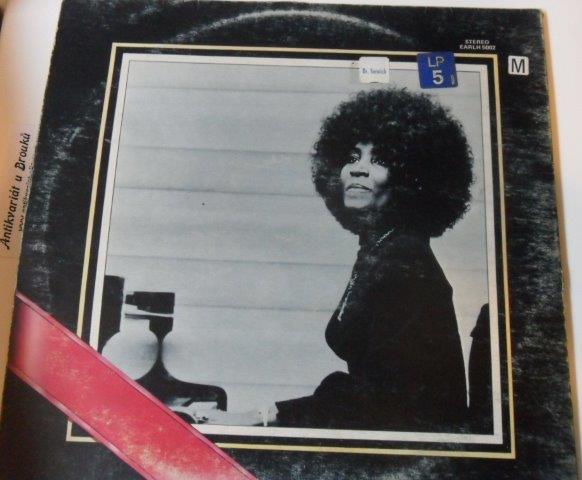 VIOLA WILLS - SOFT CENTERS