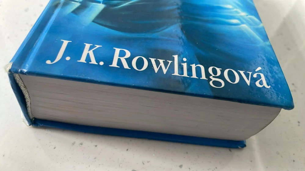 J. K. ROWLINGOVÁ - HARRY POTTER A FENIXŮV ŘÁD