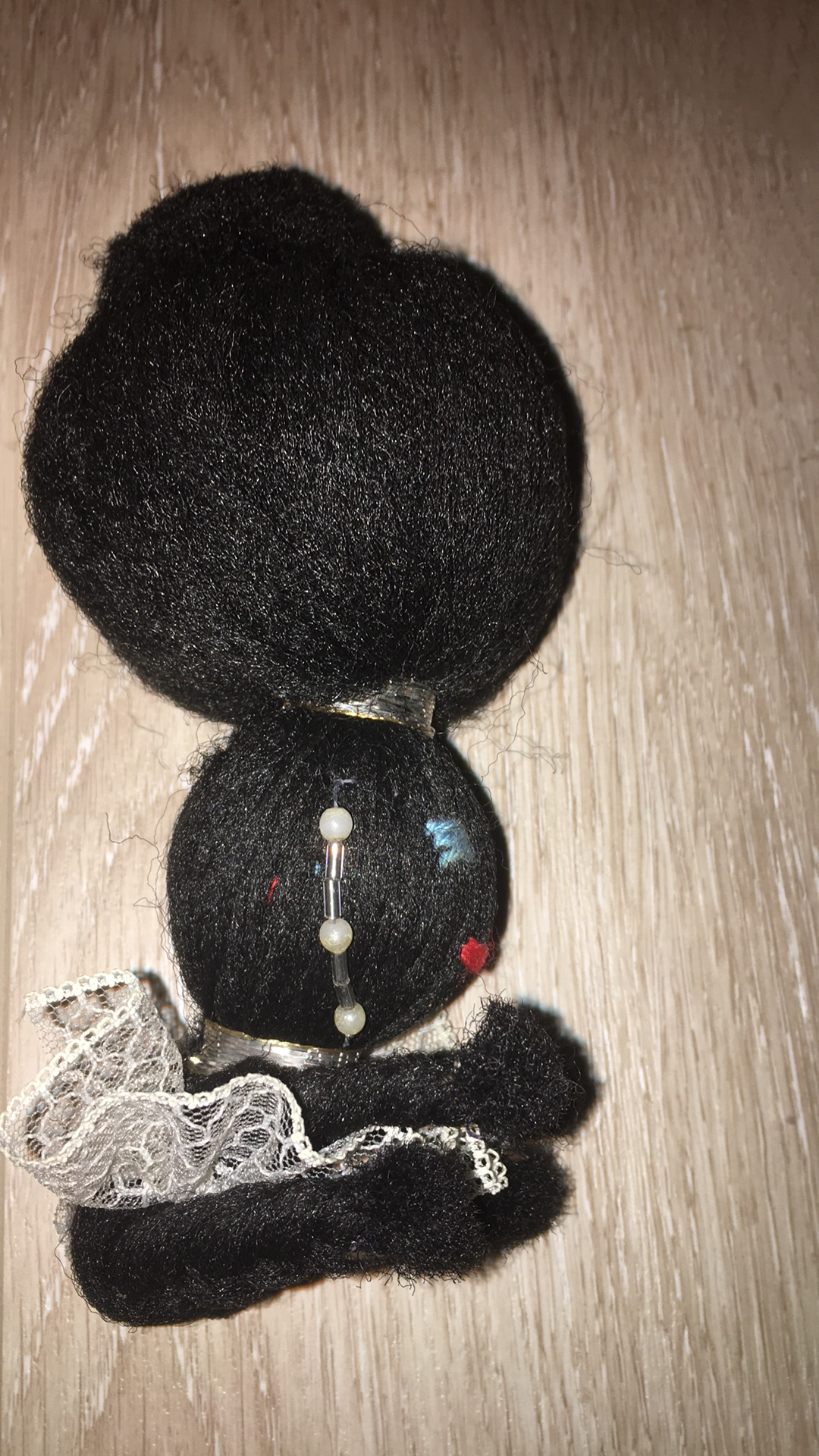 Retro sedící tanečnice