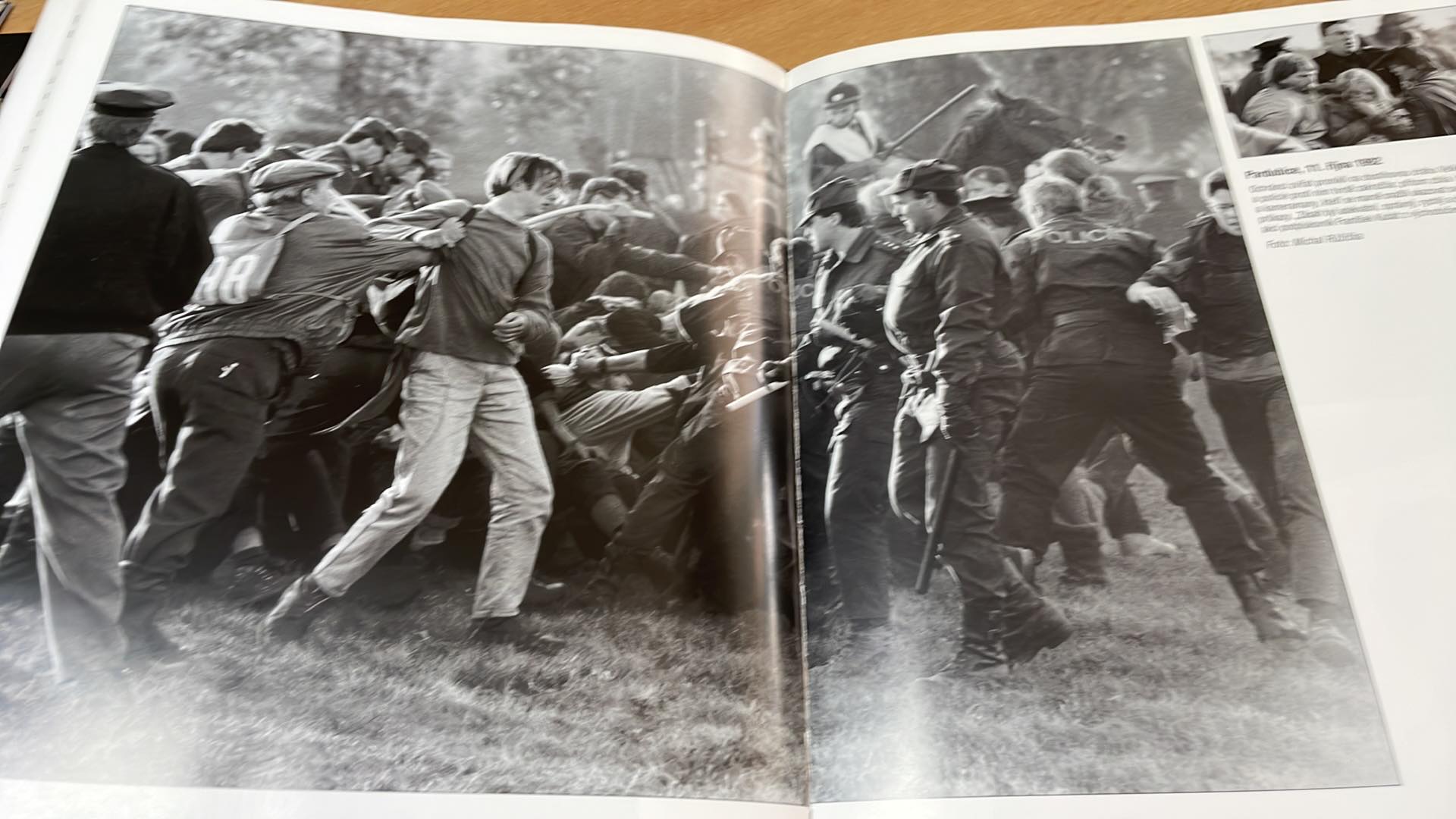 UDÁLOSTI 1989 - 1999 DESET LET VE FOTOGRAFII MF DNES