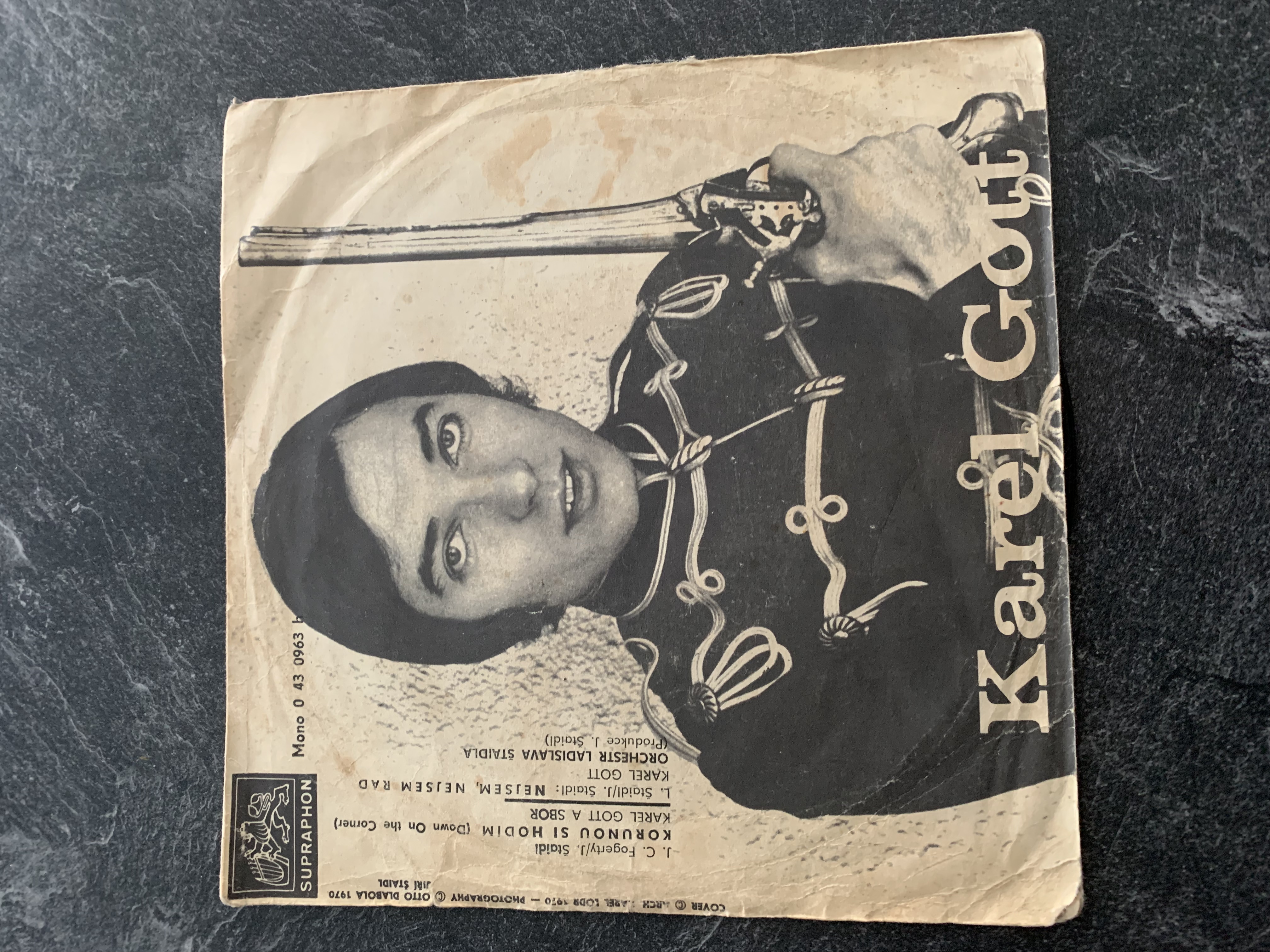 SP- KAREL GOTT- KORUNOU SI HODÍM