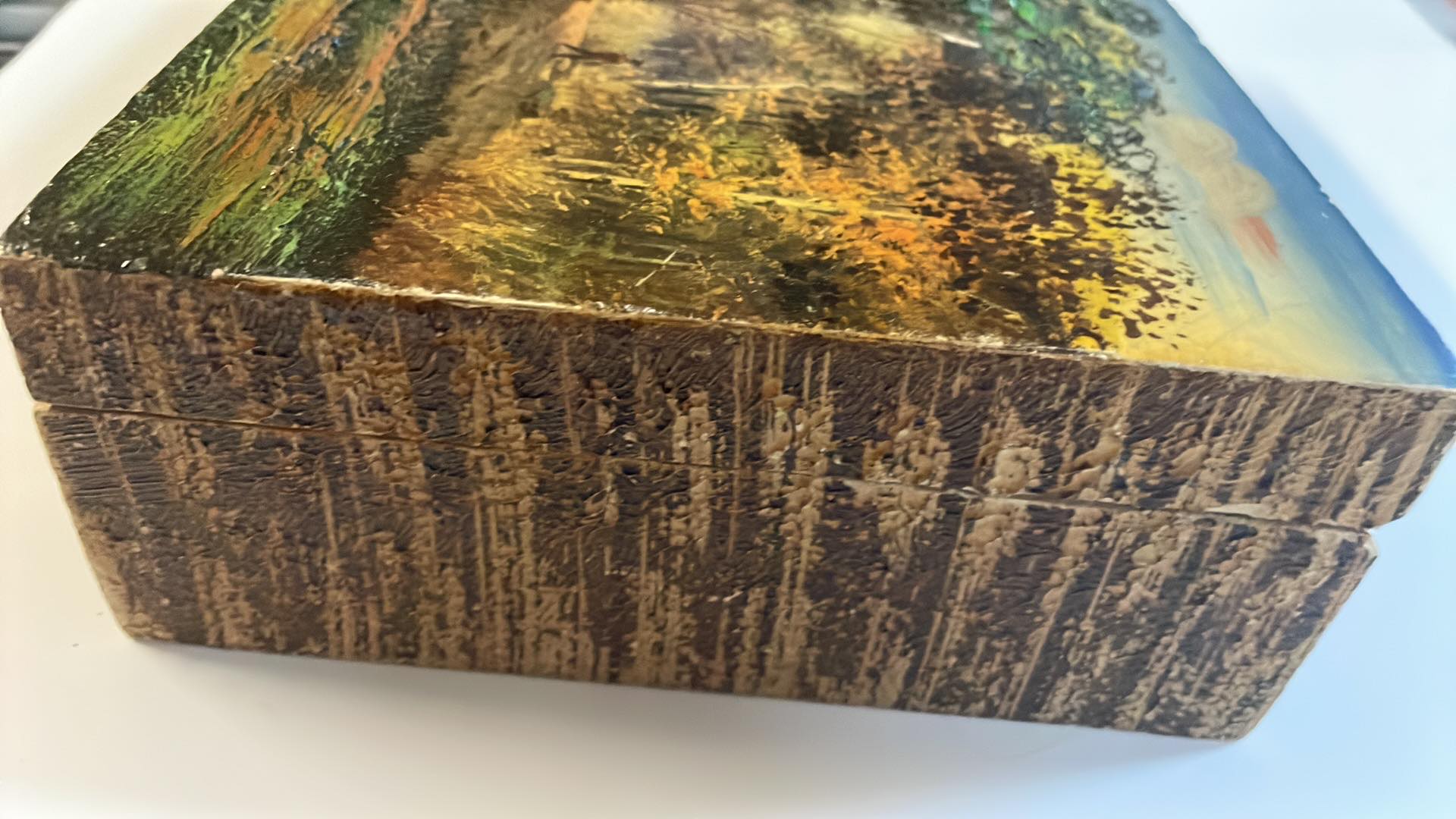 DŘEVĚNÁ SKŘÍŇKA