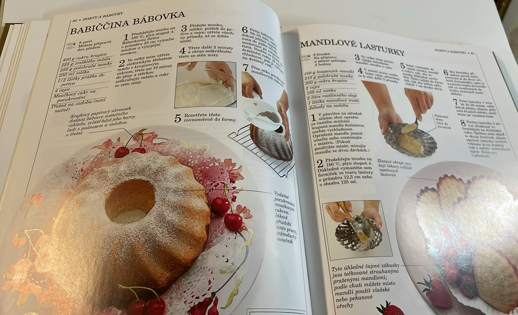 ZLATÁ KNIHA MARY BERRYOVÉ : DEZERTY A CUKROVÍ