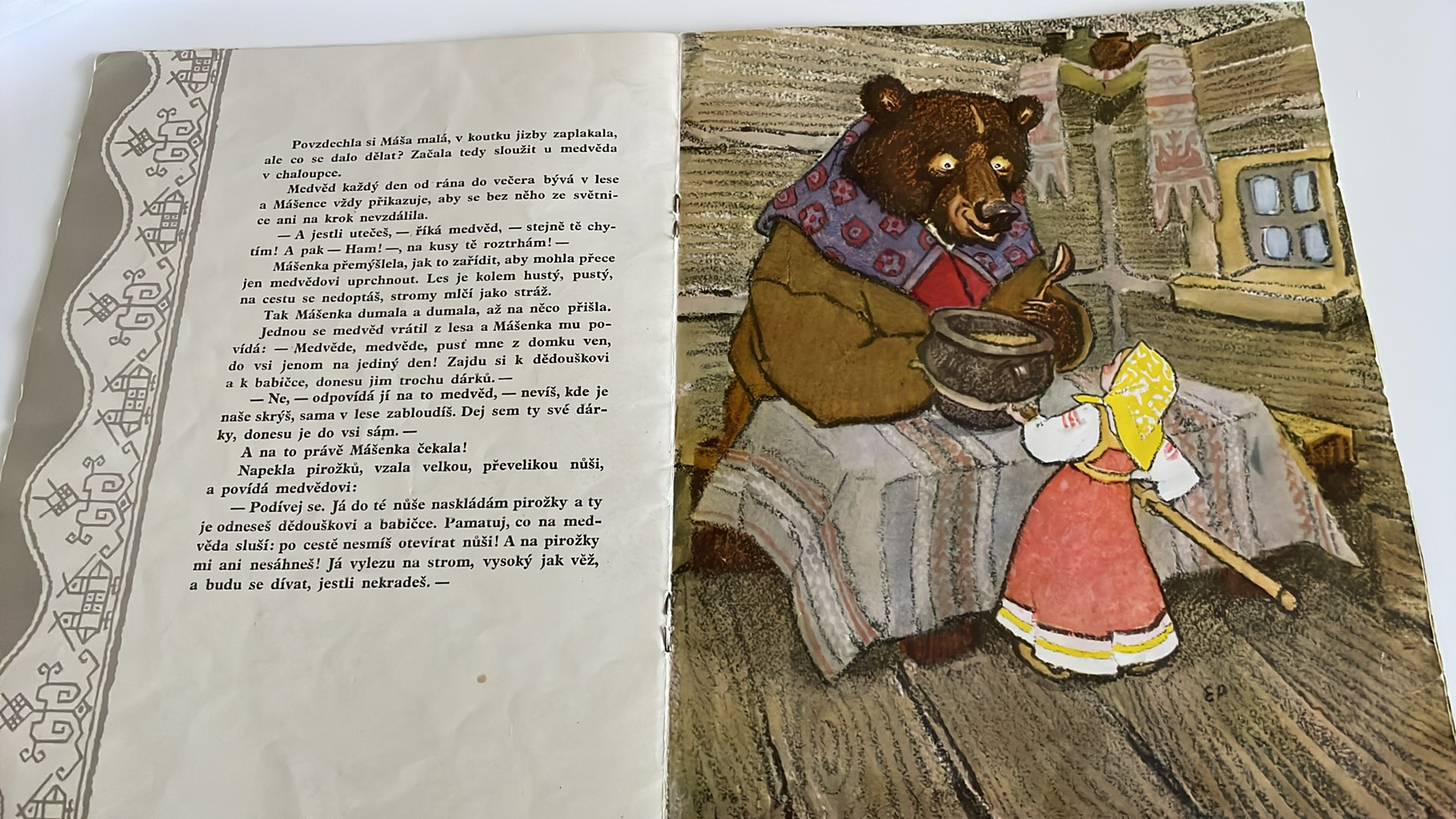 MÁŠENKA A MEDVĚD