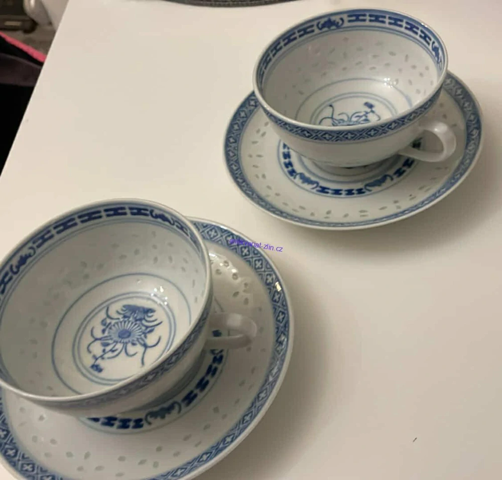 KÁVOVÝ ŠÁLEK Z RYŽOVÉHO PORCELÁNU