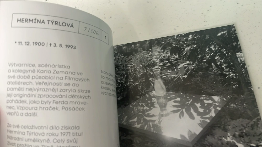 ZE ZEMĚ DO ZEMĚ : LESNÍ HŘBITOV VE ZLÍNĚ