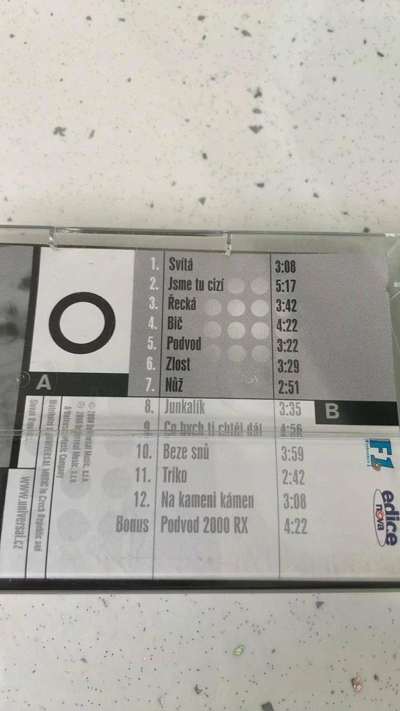 MC HONZA NEDVĚD ML. : JSME TU CIZÍ