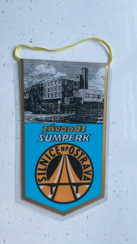 Plastová vlaječka : Závod 03 Šumperk