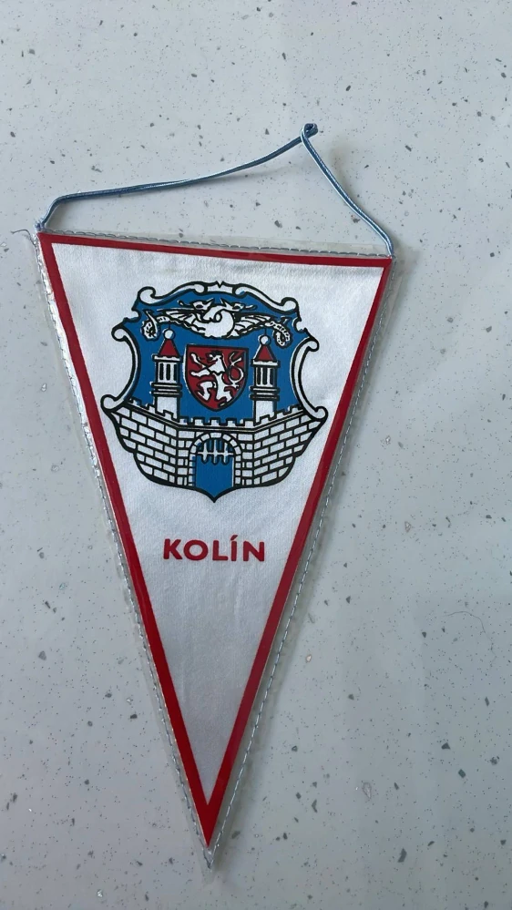 Plastová vlaječka : VCHZ SYNTHESIA ZÁVOD KOLÍN