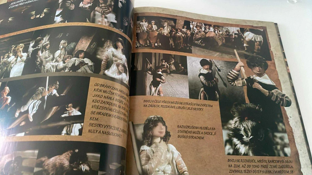 DISNEY PIRÁTI Z KARIBIKU : NA VLNÁCH PODIVNA