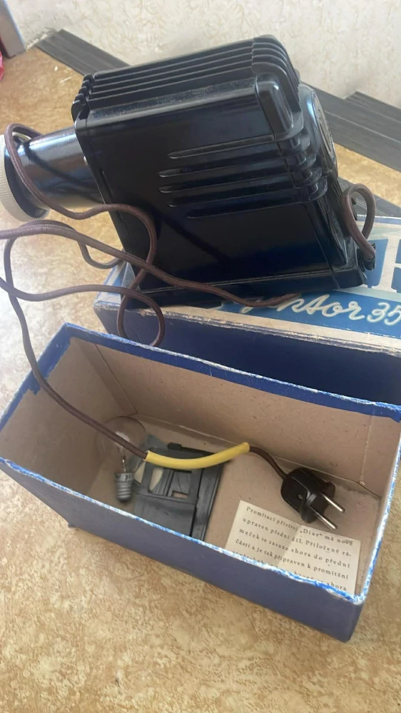 Dětský DIAR - diaprojektor 35 m/m