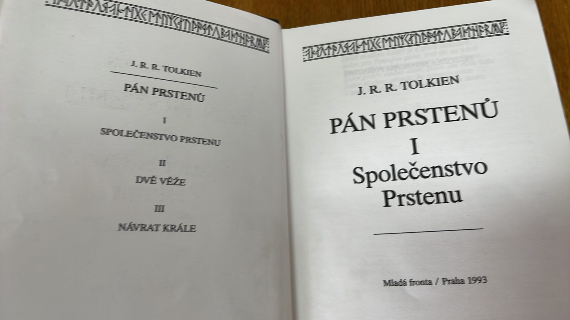 J. R. R. TOLKIEN - PÁN PRSTENŮ / SPOLEČENSTVO PRSTENŮ