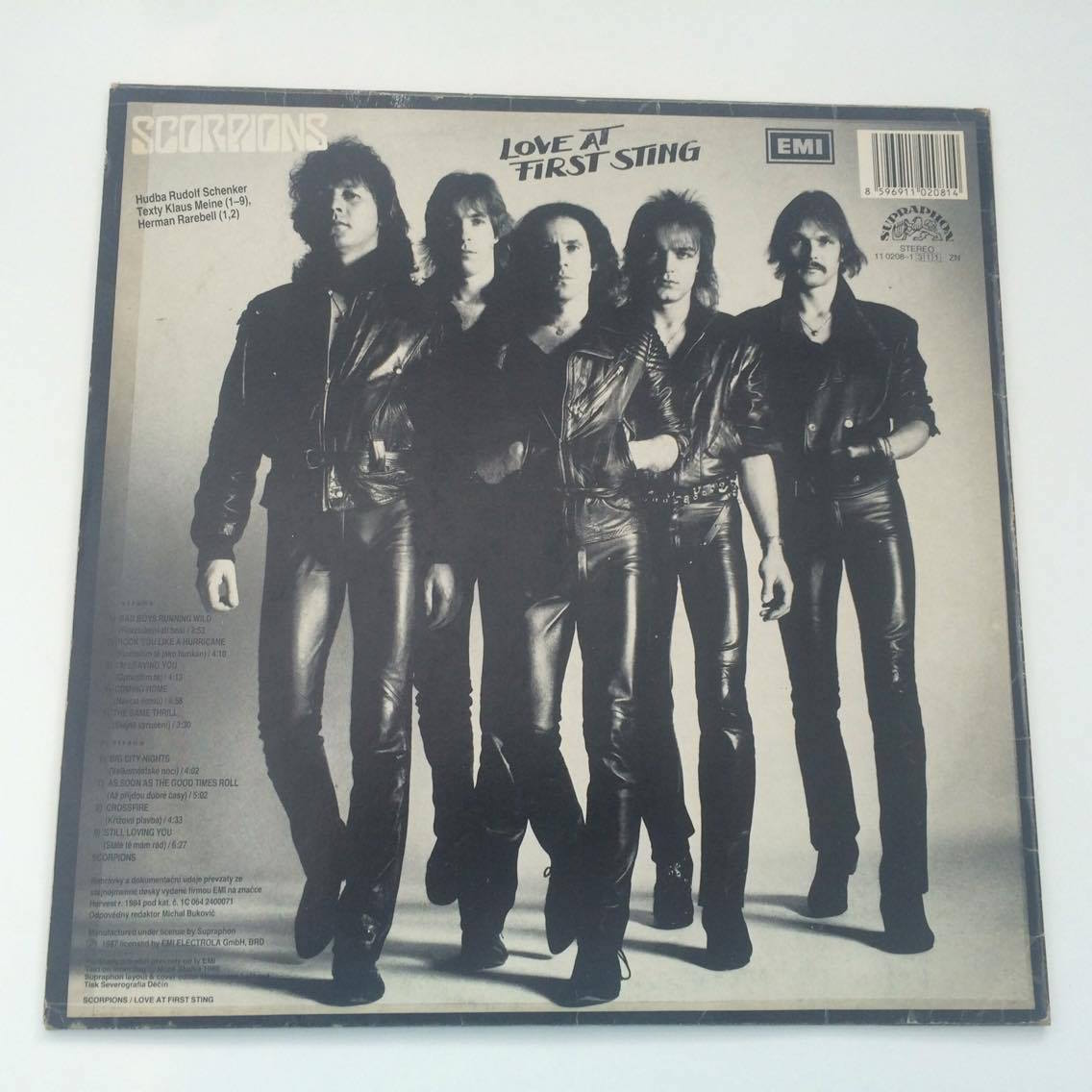 LP SCORPIONS : LOVE AT FIRST STING