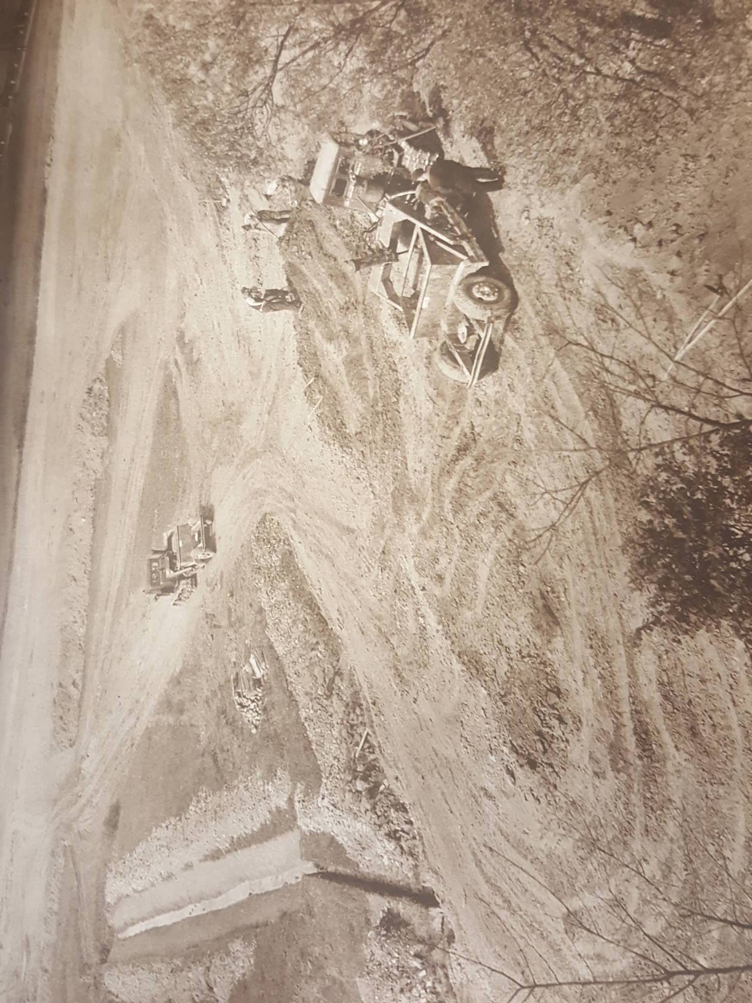 VLADIMÍR HROUZEK - ŽIVOT A KRÁSU