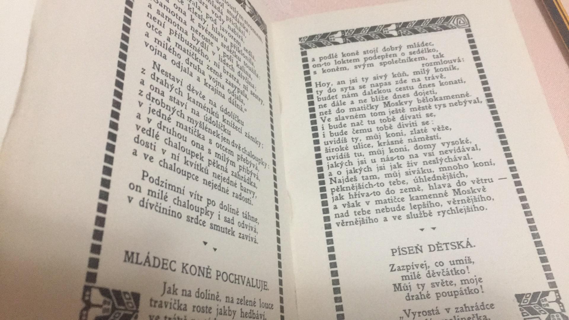 VÝBOR Z OHLASŮ FR. LADISLAV ČELAKOVSKÝ - PÍSNÍ RUSKÝCH A ČESKÝCH 