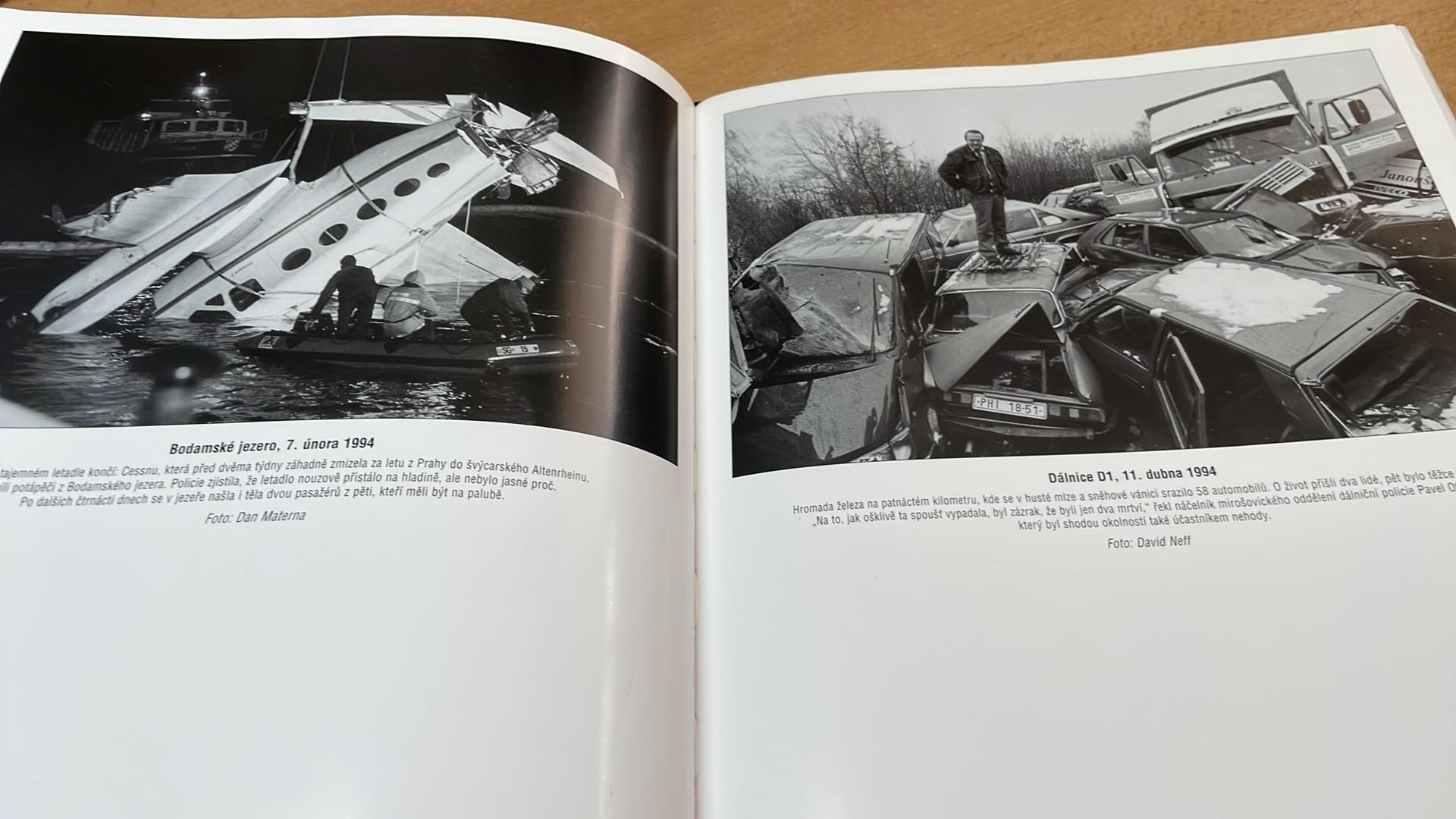 UDÁLOSTI 1989 - 1999 DESET LET VE FOTOGRAFII MF DNES