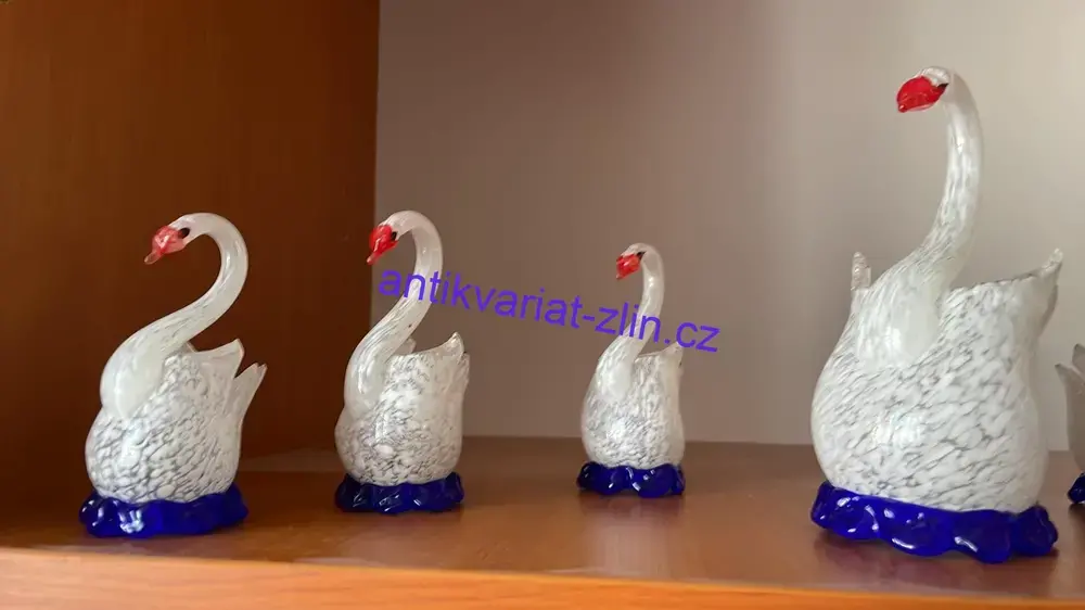 Skleněné labutě