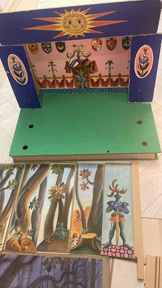 Staré loutky + divadlo