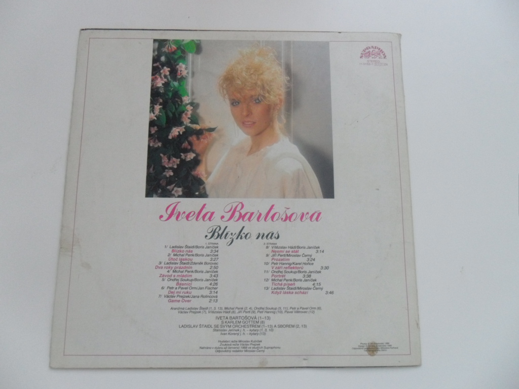 IVETA BARTOŠOVÁ : BLÍZKO NÁS
