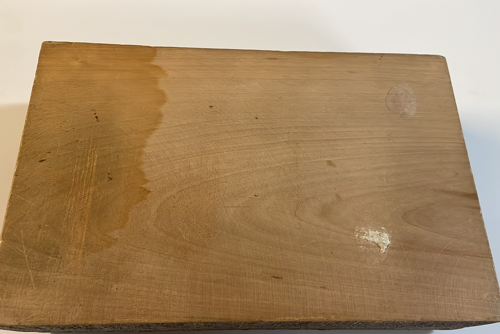 DŘEVĚNÁ SKŘÍŇKA