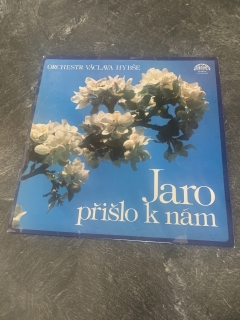 LP JARO PŘISLO K NÁ- ORCHESTR VÁCLAVA HYBŠE