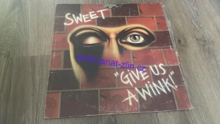 LP SWEET : GIVE US A WINK!