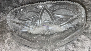 HLUBOKÁ MÍSA : BROUŠENÉ SKLO