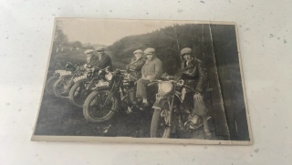 FOTOGRAFIE : MUŽI NA MOTORCE