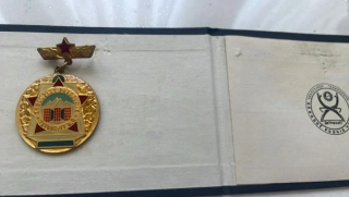 Odznak Zaslúžilý pracovník Tatrasvit n. p.